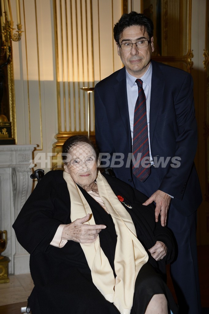 「クロエ」創業者ギャビー・アギョンに仏最高勲章授与