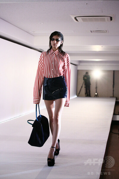 「ミキオサカベ」、レザーを使ったスペシャルファッションショー