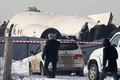 カザフスタンで乗客乗員100人を乗せた旅客機が離陸直後に墜落した現場（2019年12月27日撮影）。(c)Ruslan PRYANIKOV / AFP