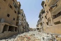 シリア・ラッカの損壊した建物（2017年7月28日撮影）。(c)AFP/DELIL SOULEIMAN