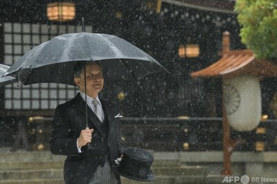 天皇、皇后両陛下、明治神宮を参拝 昭憲皇太后の没後110年 写真17枚