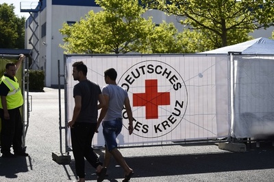 ドイツの難民施設2か所に襲撃