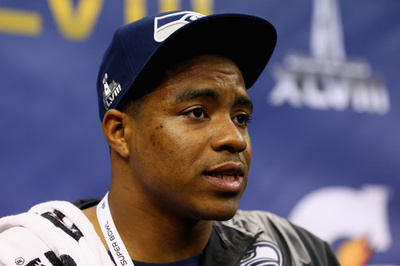 問題続きのNFLに明るい話題、シーホークスのシードが公開プロポーズ