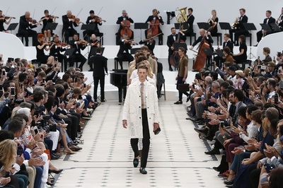 「バーバリー プローサム」16年春夏メンズ