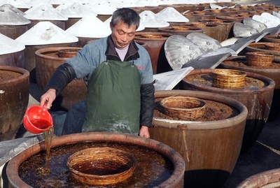 春節を迎える江蘇・淮安、老舗の醤油蔵元は大忙し
