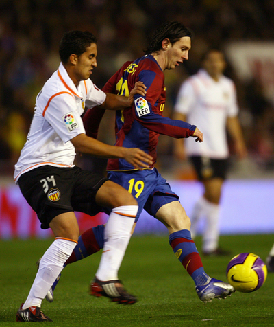 メッシ 負傷でクラシコ欠場へ