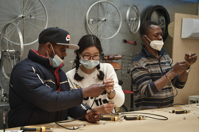 難民に生きるすべを 高失業率のギリシャで就職支援