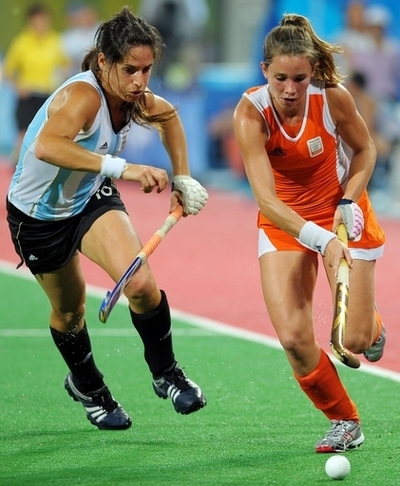 女子オランダ アルゼンチン退け決勝進出