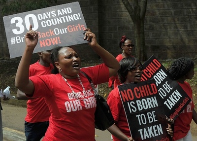 ナイジェリア拉致被害者の家族、少女らの無条件解放を求める