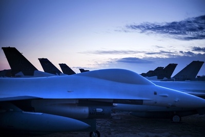 「墓場」に整列する米軍機、アリゾナ州の空軍基地