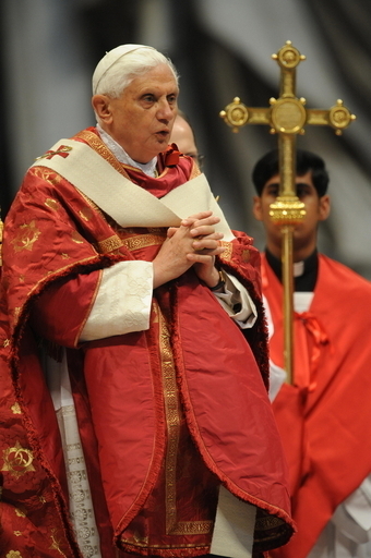 ローマ法王「セックスは麻薬のようなもの」、身体と精神の調和を訴える