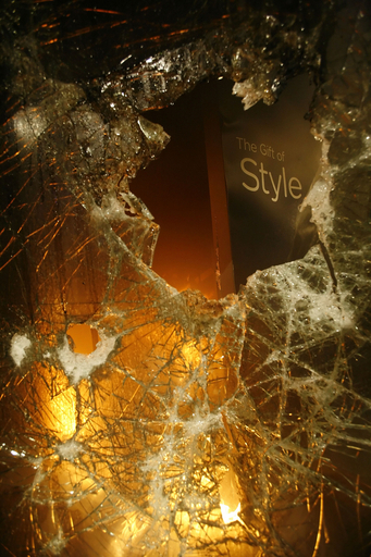 ギリシャ暴動4日目、87人を逮捕