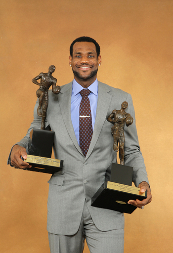 レブロン・ジェームズ 2シーズン連続でMVP