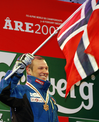 ＜アルペンスキー第39回世界選手権＞男子滑降のメダル授与式が行われる - スウェーデン