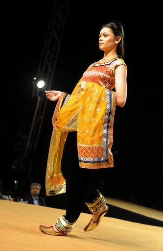 インドがん研究センター、ファッションイベント開催