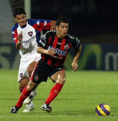 ＜サッカー 07リベルタドーレス杯南米選手権＞デポルティボ・ククタvsセロ・ポルティーニョは引き分けに終わる - コロンビア