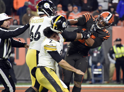 ヘルメット殴打選手の上訴を棄却、被害選手の人種差別発言は証拠なし