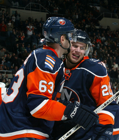 アイランダーズ ペンギンズに4-1で勝利