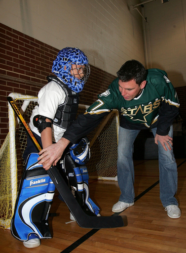 ＜06-07NHL＞オールスター戦を前に地元小学校でNHLストリート・オールスター・トーナメント開催 - 米国