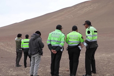 ペルーの地上絵「カンデラブロ」、観光客に踏み荒らされる