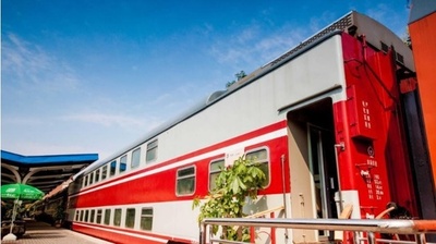 学食は列車食堂　中国・山東