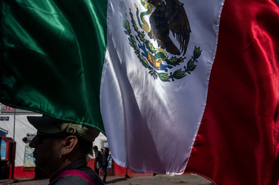 5人の斬首遺体入ったプラスチック袋発見 メキシコ