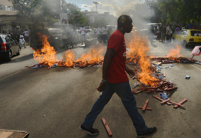 武装集団が採石場の作業員36人殺害、ケニア