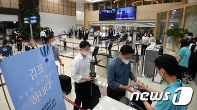 日本、海外観光客の自由旅行受け入れ「年内難しい」 – KOREA WAVE