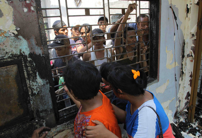 スマトラ刑務所暴動、いまだ受刑者131人逃走中