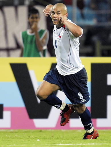 チリ アウェーでベネズエラに勝利