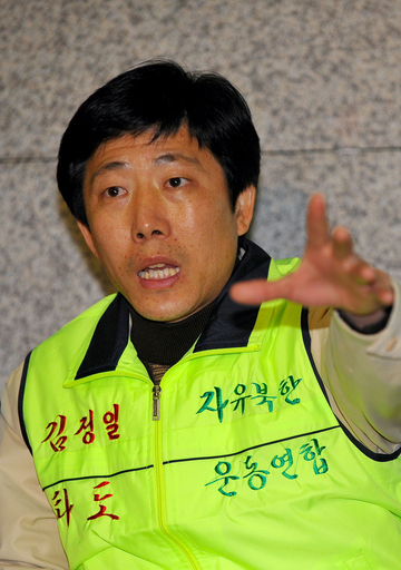 北朝鮮批判のビラ散布、韓国の脱北者団体が継続を表明