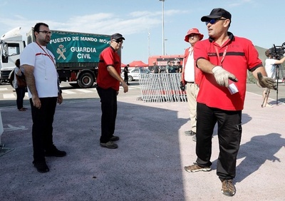 地中海で救助されスペインが入港認めた移民ら、フランスが受け入れ表明