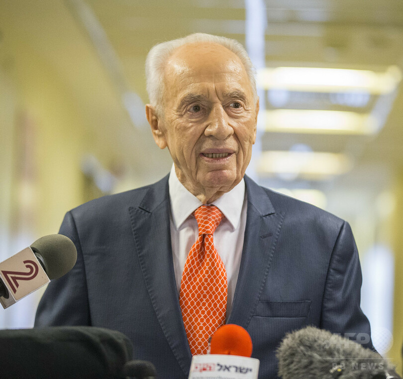 イスラエルのペレス前大統領、「重度の脳卒中」で集中治療