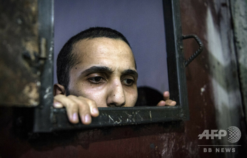 過密と悪臭 「IS戦闘員」収容施設の内側 シリア【再掲】