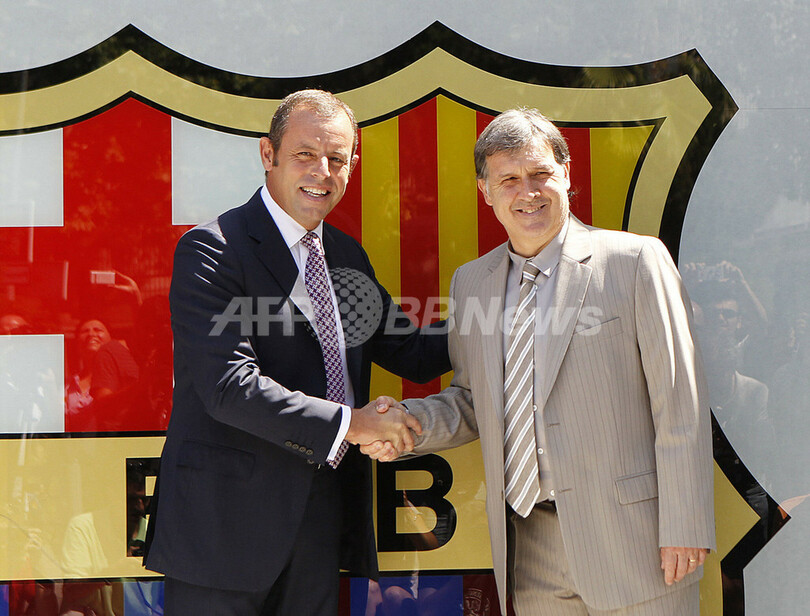 Fcバルセロナのマルティーノ監督 本拠地で入団会見 写真1枚 国際ニュース Afpbb News