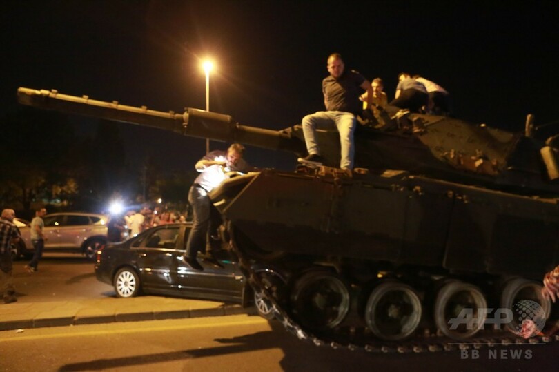 トルコ、60人死亡 軍人754人を拘束 