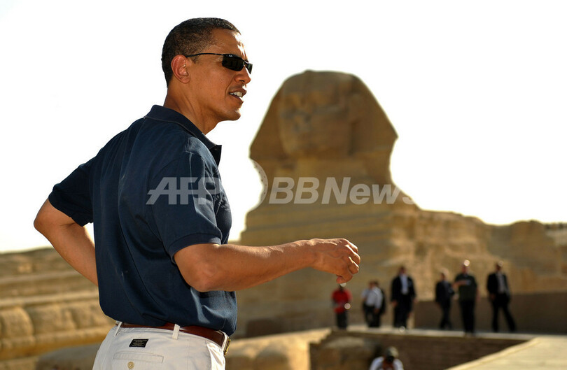 オバマ米大統領、エジプトでピラミッドを見学