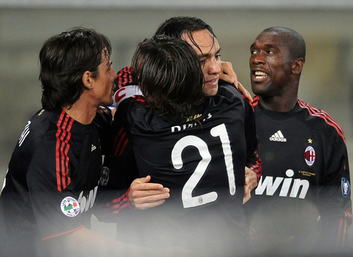 ネスタの2得点でミランが公式戦3連勝、ユベントス4試合ぶりに勝利 写真