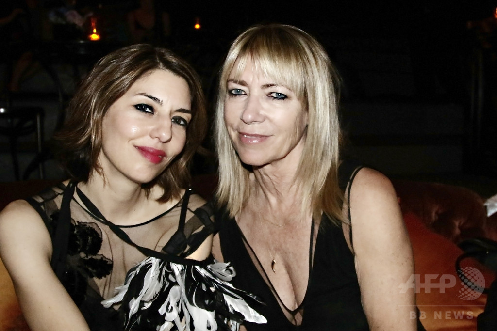 「マーク ジェイコブス」新作フレグランス発表へ