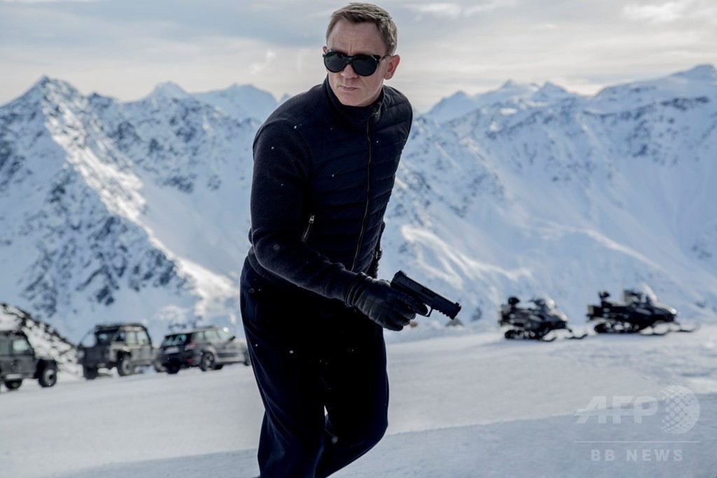 トム・フォード、007最新映画でジェームズ・ボンドの衣装をデザイン