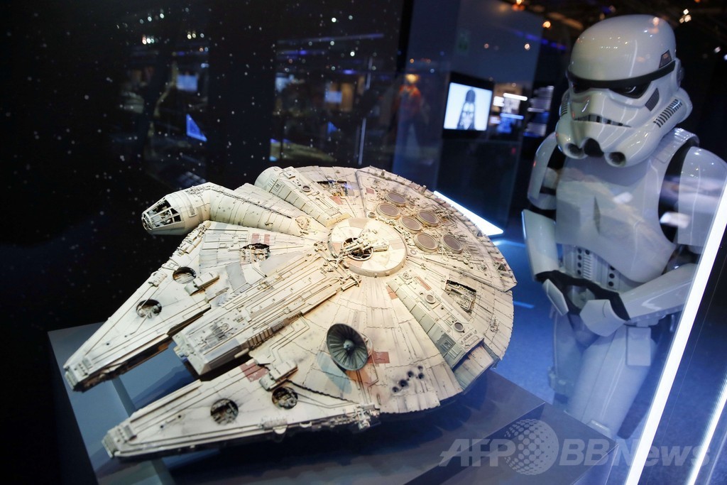 スター・ウォーズ世界の「個性」描く展覧会、パリ郊外