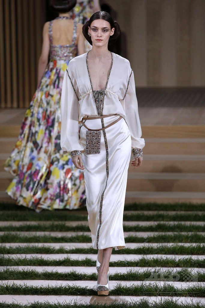 「シャネル」16年春夏パリ・オートクチュール