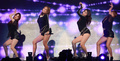 韓国、ソウル（Seoul）のソウル・オリンピック公園（Seoul Olympic Park）で開催された「第3回ガオンチャート・K-POP・アワード（Gaon Chart K-POP Awards）」に出席した、ガールズグループ「シスター（SISTAR）」（2014年2月12日撮影）。(c)STARNEWS