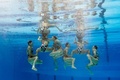 スペイン・バルセロナ（Barcelona）で開催されている第15回世界水泳選手権（15th FINA World Championships）。水中カメラで撮影されたシンクロナイズドスイミング・チームの演技の様子。

チームテクニカルルーティン（TR）予選で演技する日本の選手（2013年7月20日撮影）。(c)AFP/FRANCOIS XAVIER MARIT