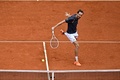 テニス、マドリード・オープン、男子シングルス2回戦。リターンを打つダニール・メドベージェフ（2023年4月29日撮影）。(c)OSCAR DEL POZO / AFP
