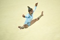パリ五輪、体操女子種目別ゆか決勝。演技に臨むルーマニアのサブリナ・マネカボイネア選手（2024年8月5日撮影）。(c)Lionel BONAVENTURE / AFP