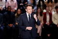 仏パリでテレビ番組に出演するエマニュエル・マクロン大統領（2022年3月14日撮影）。(c)Ludovic MARIN / POOL / AFP