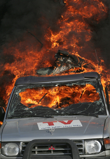 ガザでイスラエル軍の攻撃、カメラマン含む20人死亡