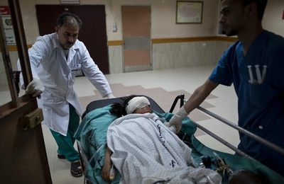 イスラエルがガザ地区を空爆、巻き添えで兄妹3人が死傷 