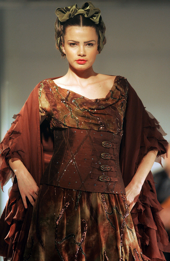 マケドニア人デザイナー、フリーダ・カーロに捧げるコレクションを発表 - マケドニア